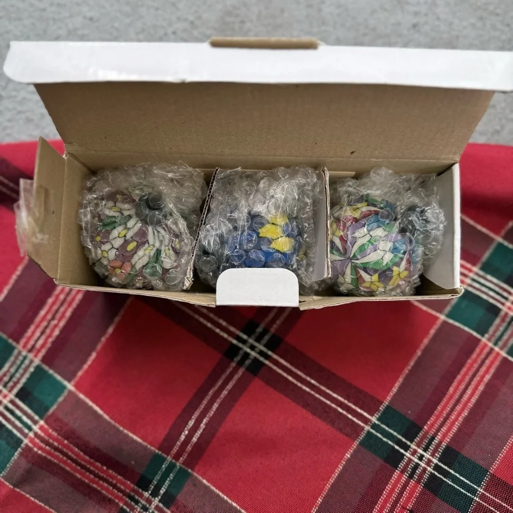 Christmas Around The World - Tiffany Light Covers New In Box